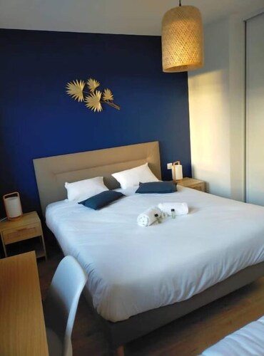 Large Family House for 10 with Enclosed Garden and Parking near Lyon