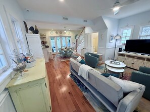 Smart TV, books - MONTHLY LISTING! Seacret Paradise: Desirable Oasis in the Heart of Old Town (Key West)