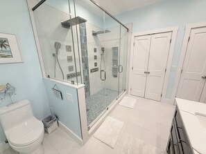 Shower, hair dryer, towels, soap - MONTHLY LISTING! Seacret Paradise: Desirable Oasis in the Heart of Old Town (Key West)