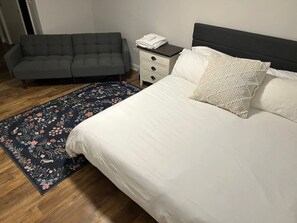 4 bedrooms, desk, iron/ironing board, travel cot