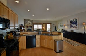 Mikrowelle, Ofen, Herdplatte, Geschirrspüler