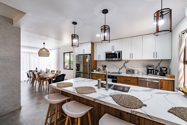 Private kitchen - Just 10 minutes to the pacific Ocean (sardinal de carrillo)