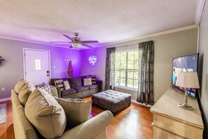 Smart TV, table football - Escape to the Great Smoky Mountains! 🍁⛰️ Pet Friendly 🐾 (Sevierville)