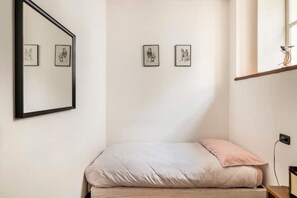 2 soverom, strykejern/-brett, wi-fi (inkludert) og sengetøy