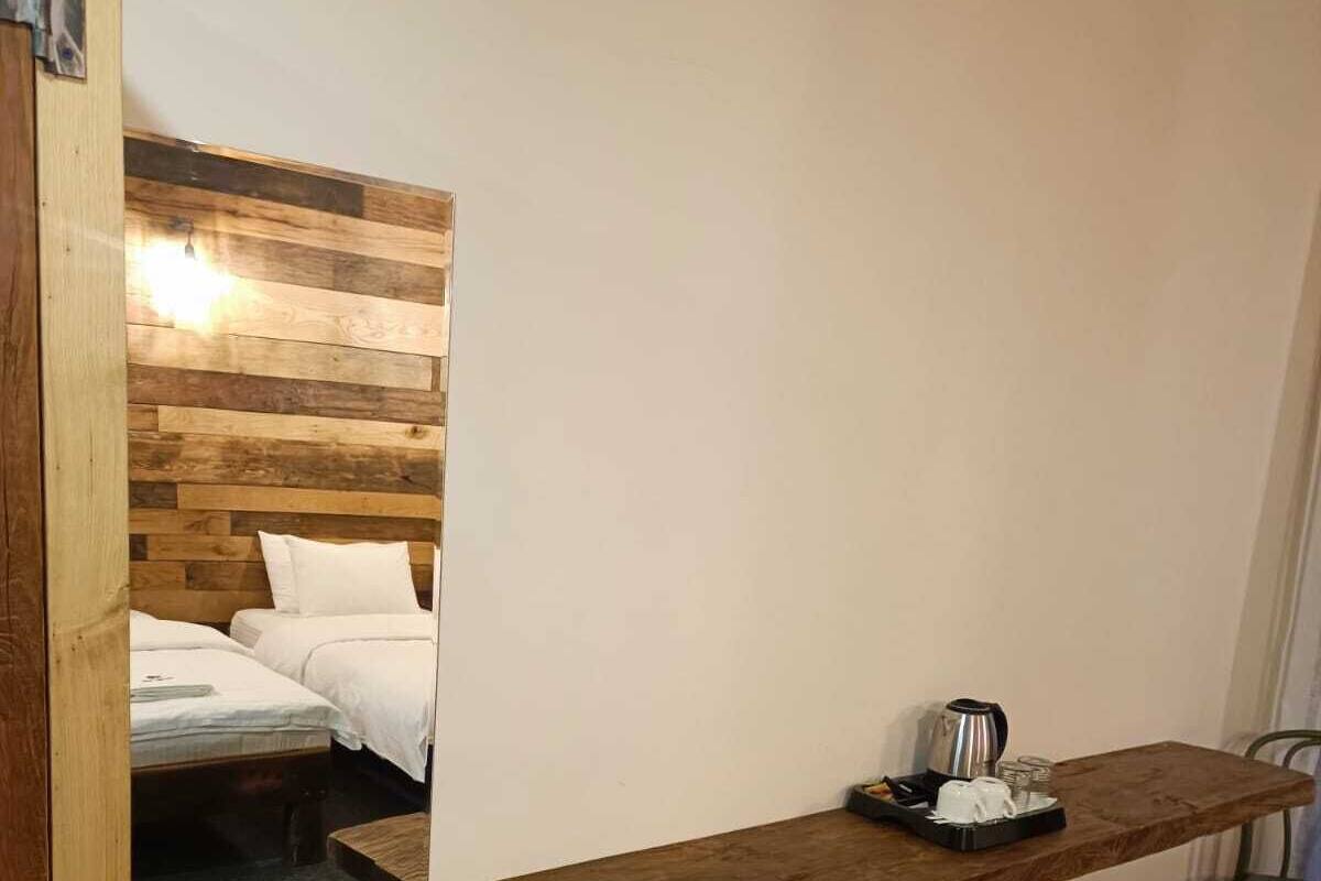 Hypo-allergenic bedding available, in-room safe, desk, laptop workspace