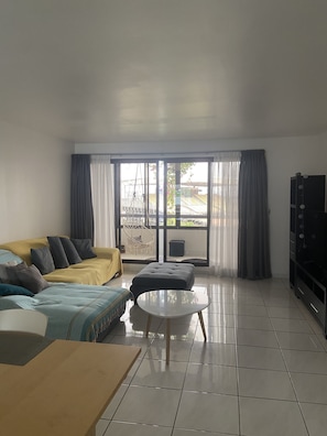 Family Apartment | Living area | Flat-screen TV - Manaeva L3 (Papeete)