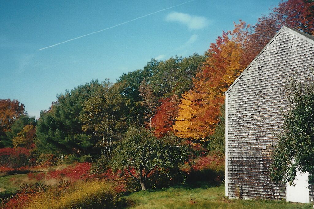 Antique Charm and Modern Comfort on Maine Waterfront - October Fall colors