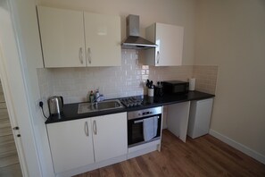 City-Studio | Eigene Küche | Kühlschrank, Mikrowelle, Ofen, Herdplatte