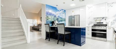 微波炉、烤箱、炉灶、洗碗机