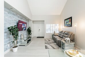 スマートテレビ、暖炉