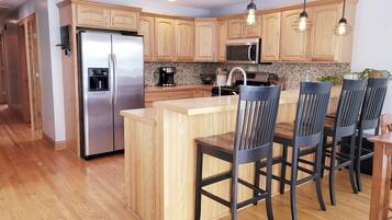 Kochgeschirr/Geschirr/Besteck