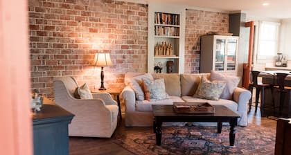 Charming 1920's House - pet friendly, 45 minutes from beach & attractions!