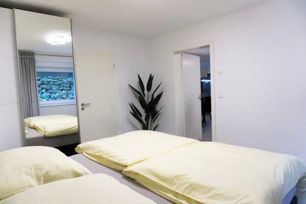 1 bedroom, in-room safe, iron/ironing board, travel cot - Willkommen in Unserer Charmanten und Stilvollen Wohnung! (Alfter)