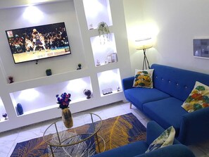 تلفزيون بشاشة مسطحة