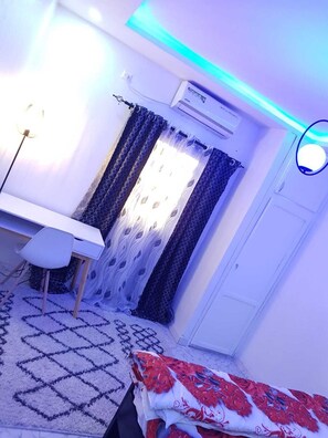 2 عدّة غرف نوم ومكتب ومكواة/لوح كي وواي فاي