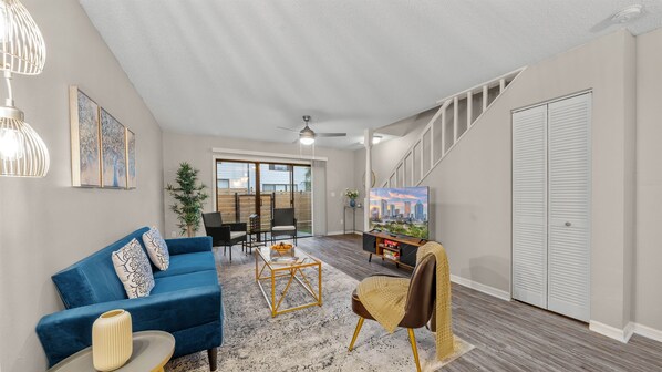 Smart TV, ping pong, computer monitors - Cozy Townhome| Moffitt| Pool| Gym| Fast WiFi| 2B2B (Tampa)