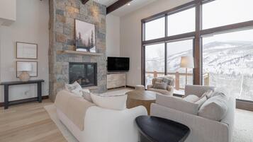 Smart TV, fireplace, video games, table tennis