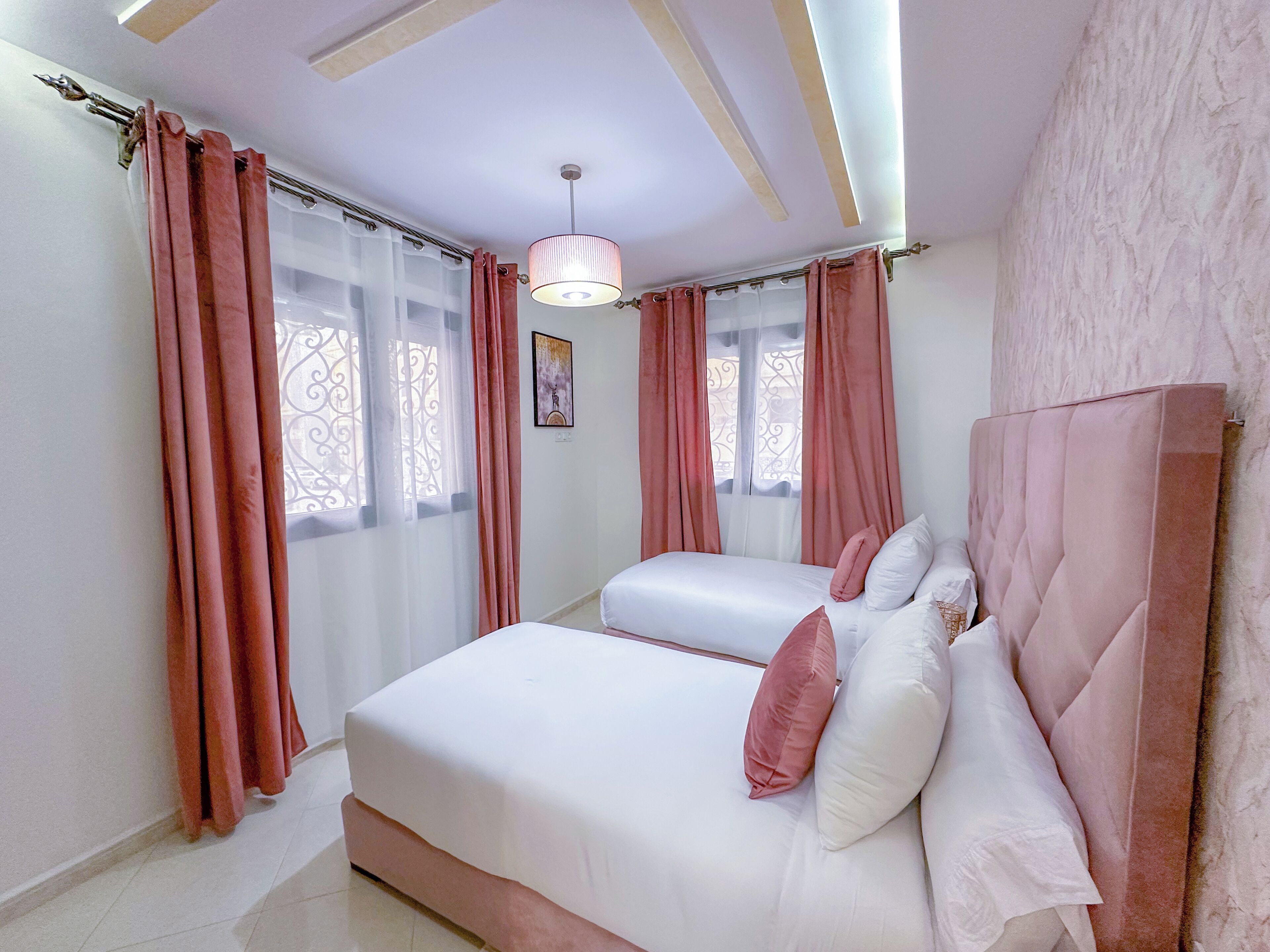 Elite-Apartment | Select-Comfort-Betten, individuell dekoriert, Bügeleisen/Bügelbrett