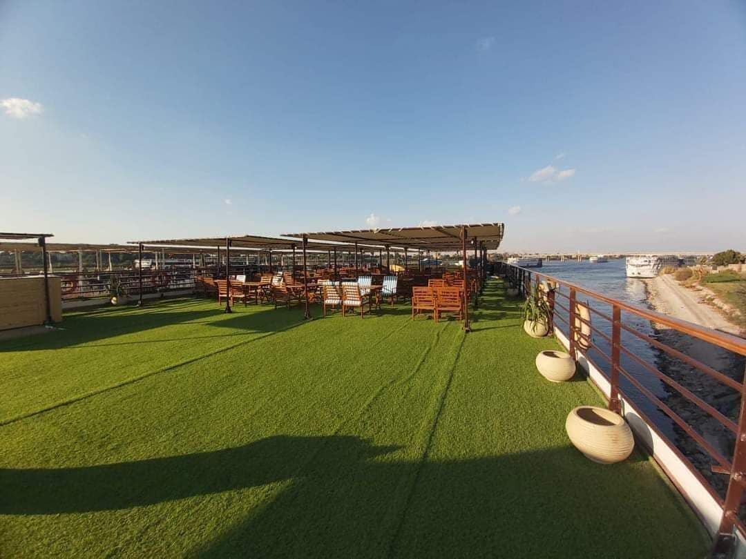 Superior Room | Living area | Computer monitors, printers