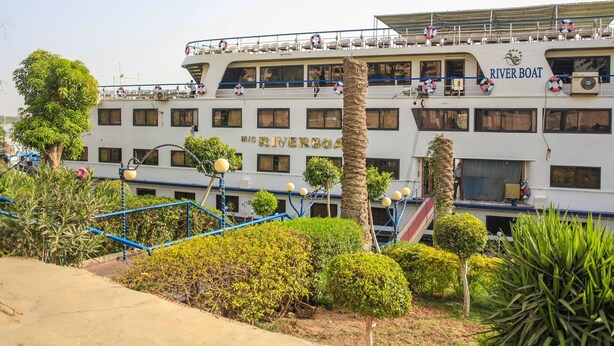 Mặt tiền nơi lưu trú