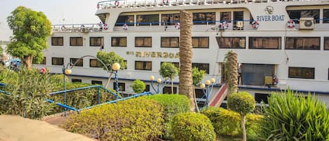 واجهة المنشأة