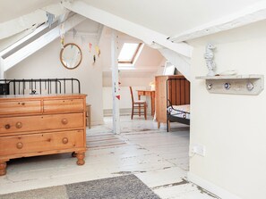 4 bedrooms, free WiFi, bed sheets