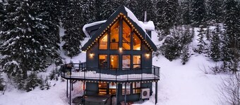 Post & Beam Chalet at Apex Mountain/Hot Tub sleeps 10