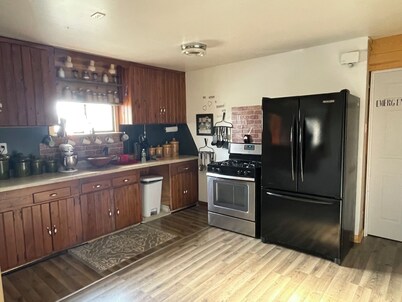 Comfy Cozy Cabin 