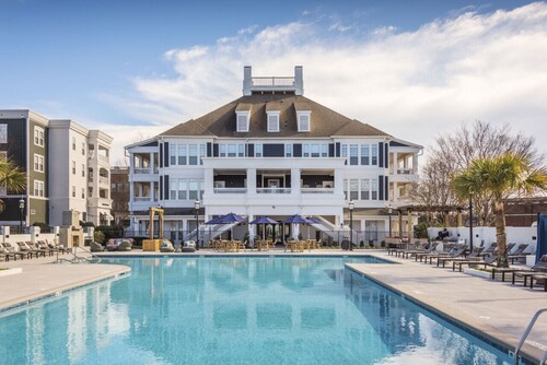 Birkdale Lookout,Pool,Elevator,Shop-Eat-Work-Play