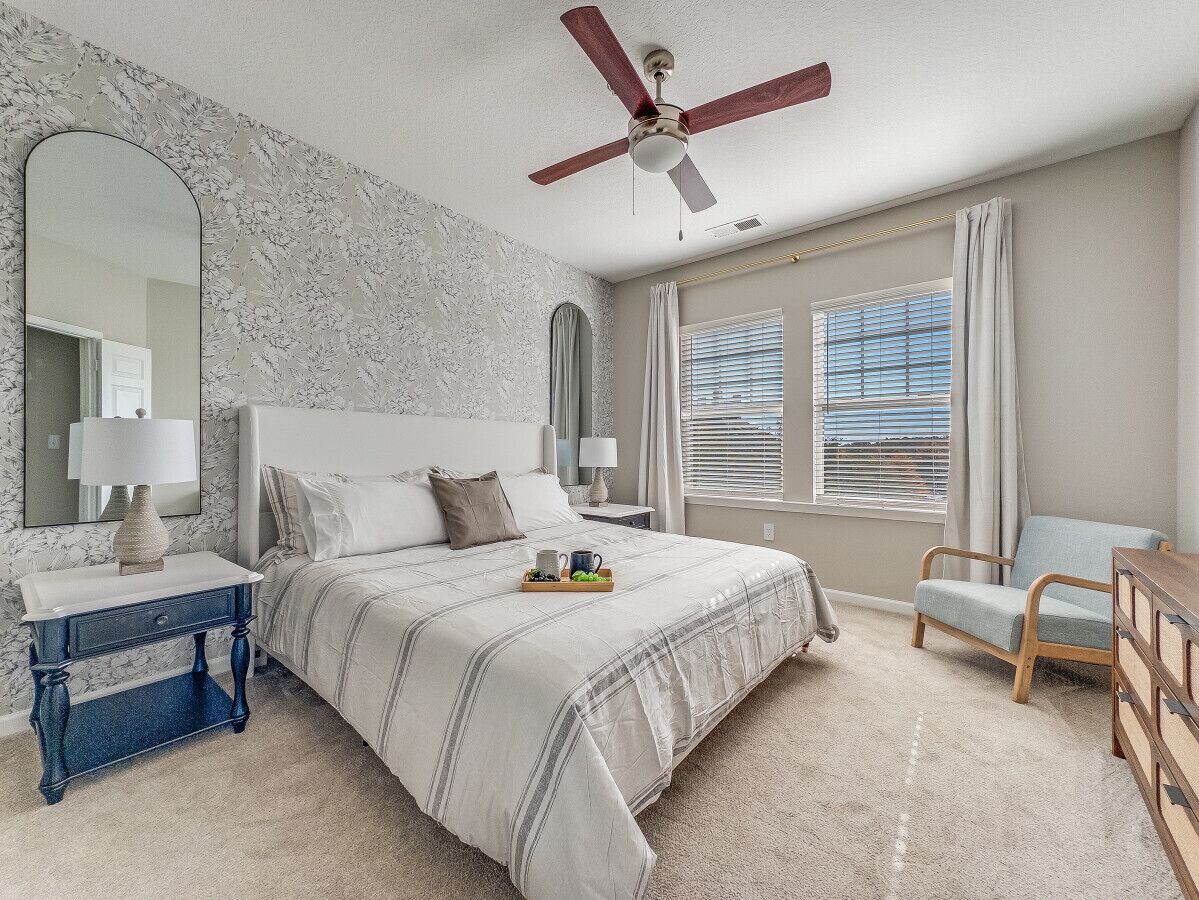 1 Schlafzimmer, Schreibtisch, Bügeleisen/Bügelbrett, Reisekinderbett