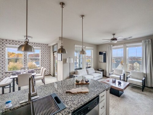 Summit at Antiquity 2-Kings, 2-Twins, Elevator