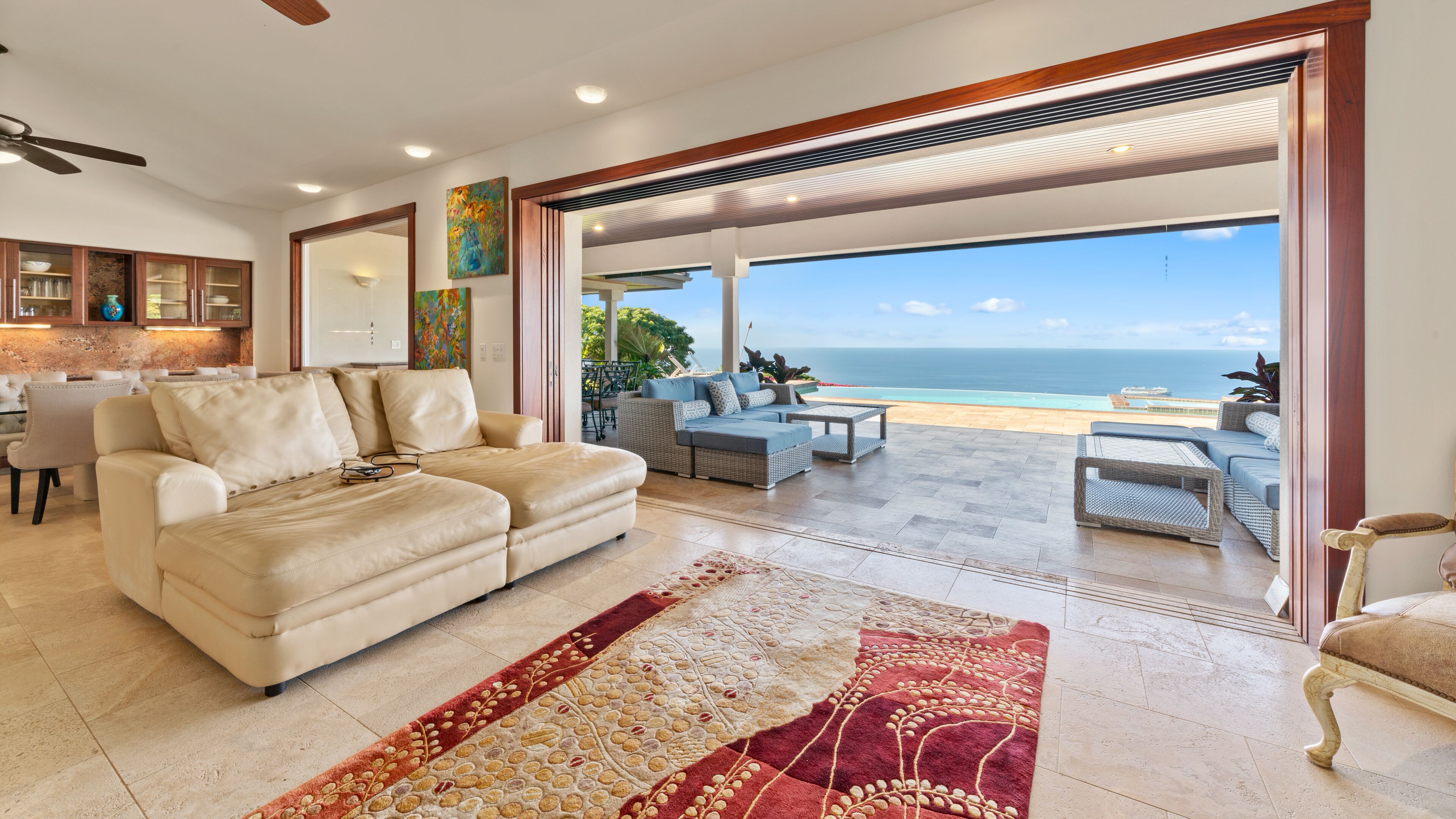 Una Smart TV, una chimenea