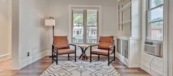 City Oasis Awaits Cozy DT Home With Hot Tub Vikings