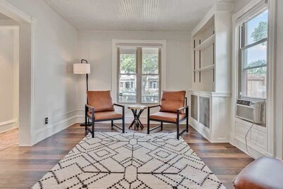 City Oasis Awaits Cozy DT Home With Hot Tub Vikings