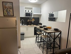 Microwave, oven, stovetop - New LE Cosy, Wifi,netflix, Jardin Clôturé (Montpellier)