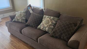 Smart TV, fireplace, stereo