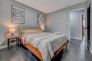 3 chambres, fer et planche Ă repasser, Wi-Fi, draps fournis