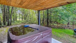 Unclassified image, 4 of 49, button - Pocono Paradise: Spacious Fun for the Whole Family (Long Pond)