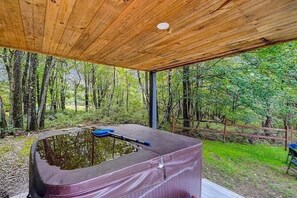 Bañera de hidromasaje al aire libre