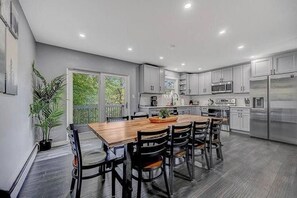 Fridge, microwave, oven, dishwasher - Pocono Paradise: Spacious Fun for the Whole Family (Long Pond)
