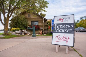 المنطقة المحيطة بالمنشأة