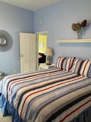 3 bedrooms, WiFi, bed sheets - Cozy cottage on beautiful Lake Charlevoix (Boyne City)