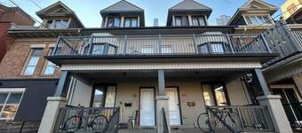 Fully furnished rooms near Eaton Centre, ten minutes walk from Dundas Station