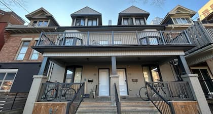 Fully furnished rooms near Eaton Centre, ten minutes walk from Dundas Station