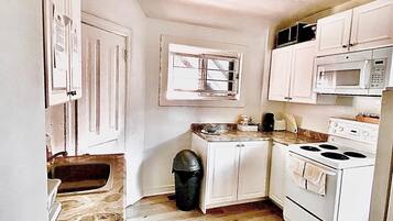 Fridge, microwave