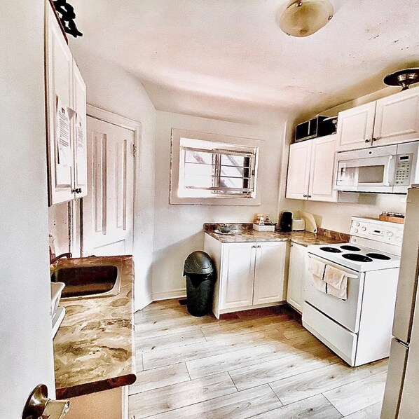Fridge, microwave