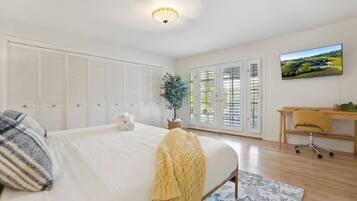 3 habitaciones, caja de seguridad en la habitación y escritorio