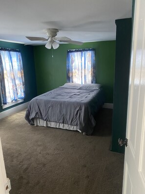 3 bedrooms, desk, iron/ironing board, free WiFi - Saunders Place (Maryville)