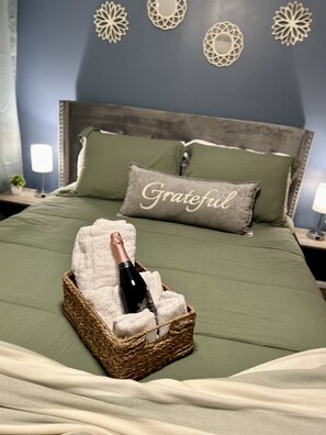 3 Schlafzimmer, Schreibtisch, Bügeleisen/Bügelbrett, kostenloses WLAN