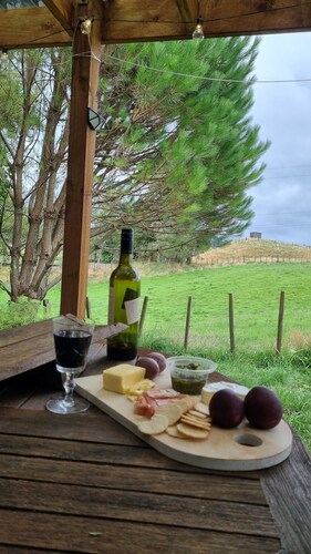 Kereru Cottage-Rural B&B near Tauranga,NZ.